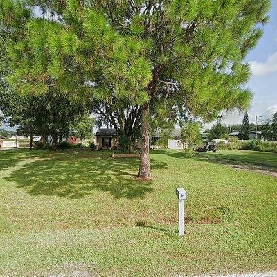 4616 Edwards Rd, Plant City, FL 33567