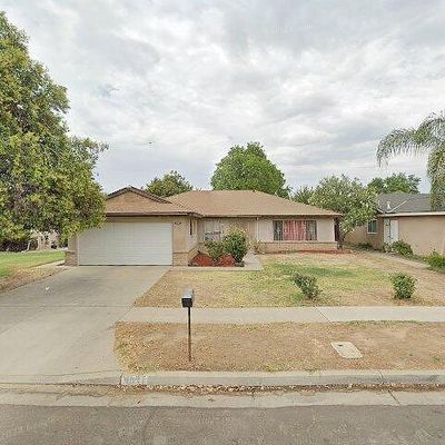 4637 E Kaviland Ave, Fresno, CA 93725