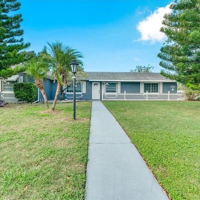 4653 Orlando Cir, Bradenton, FL 34207