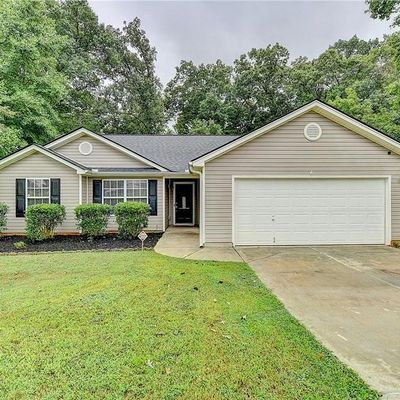 466 Raymond Dr, Winder, GA 30680