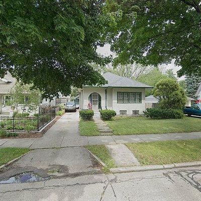 4704 W Wisconsin Ave, Milwaukee, WI 53208