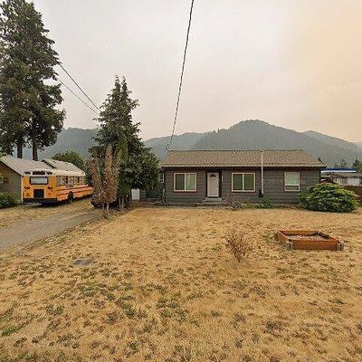 47572 Teller Rd, Oakridge, OR 97463