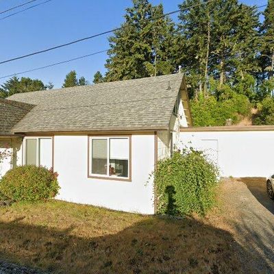 477 1/2 Greenwood St, Florence, OR 97439