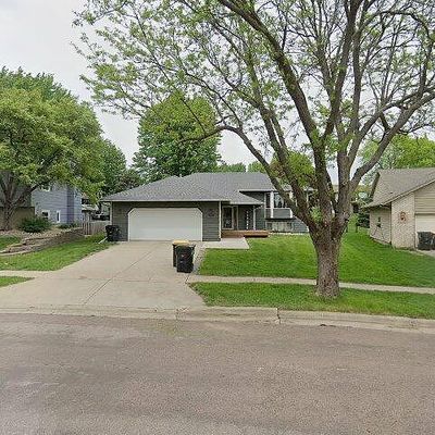 4804 E Blueridge Dr, Sioux Falls, SD 57110