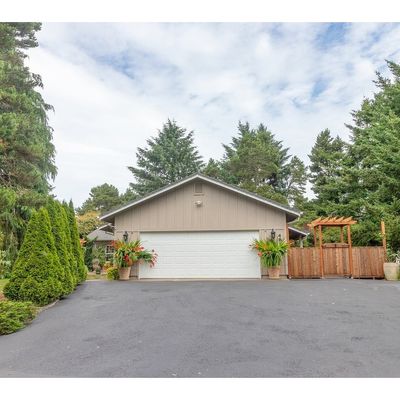 4878 Rhododendron Loop, Florence, OR 97439