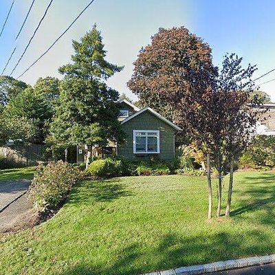 49 5 Th St, West Sayville, NY 11796