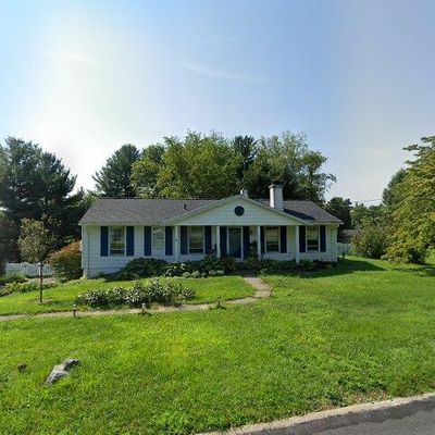 490 Stewart Dr, West Chester, PA 19380