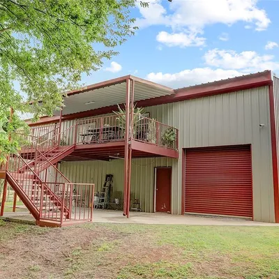 4951 Baldwin Dr, East Bernard, TX 77435