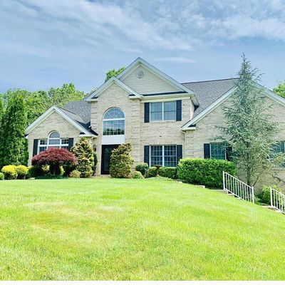 5 Arlenes Way, Cream Ridge, NJ 08514