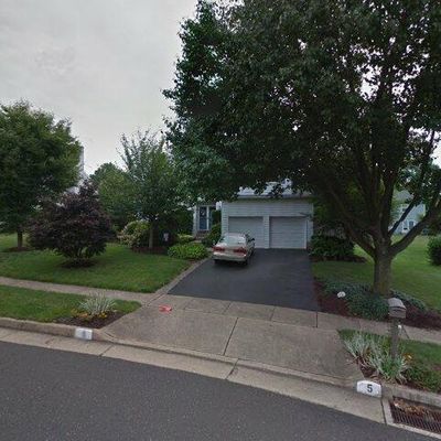 5 Armstrong Cir, Newtown, PA 18940