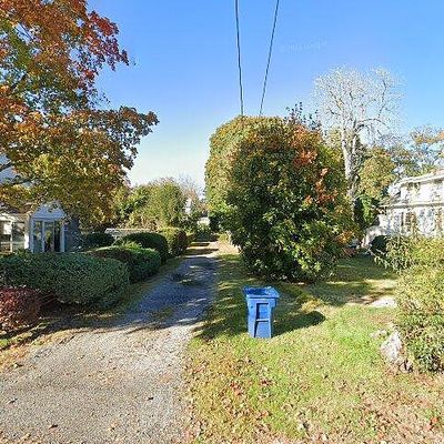 5 Kenyon Rd, Waterford, CT 06385