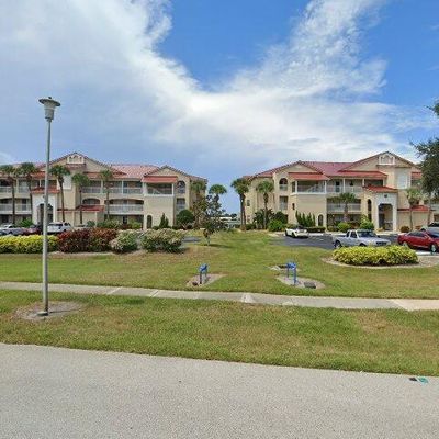 438 Bouchelle Dr #104, New Smyrna Beach, FL 32169