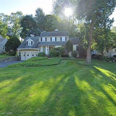 44 Edgewood Dr, Ho Ho Kus, NJ 07423