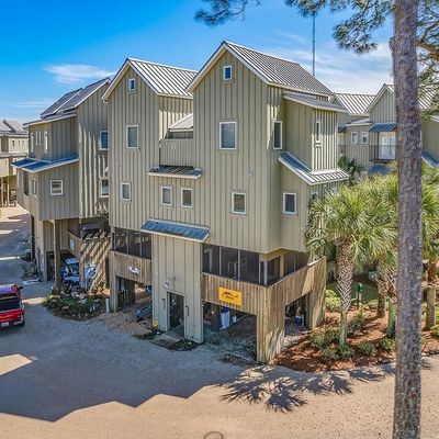 443 Pirates Landing Dr, Carrabelle, FL 32322