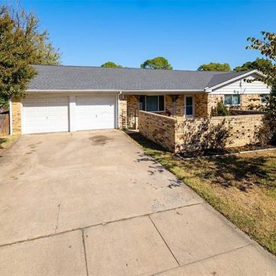 444 W Pleasantview Dr, Hurst, TX 76054