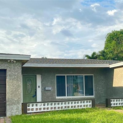 4441 Nw 43 Rd St, Lauderdale Lakes, FL 33319