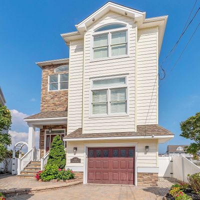 445 W Pine Ave, Wildwood, NJ 08260