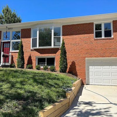 4452 Hilltop Ter Se, Washington, DC 20019