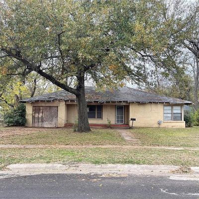 448 W Waco Ave, Cooper, TX 75432