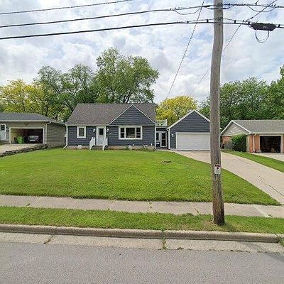 449 Sixth St, Hartford, WI 53027