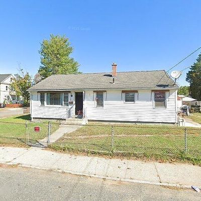 45 Penacook St, Springfield, MA 01104