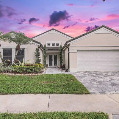 450 Carrington Dr, Weston, FL 33326