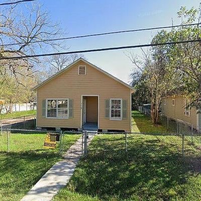 4522 Falls St., Houston, TX 77026