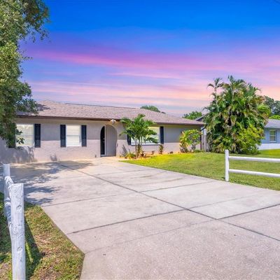 4541 Barton Dr, Sarasota, FL 34232