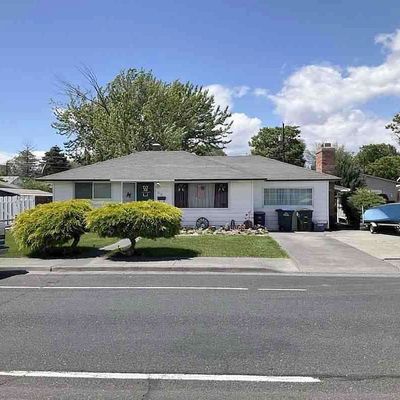 516 N Central Dr, Moses Lake, WA 98837