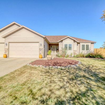 518 Allyson Cir, Moorhead, MN 56560