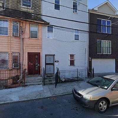 52 Oriental St, Newark, NJ 07104