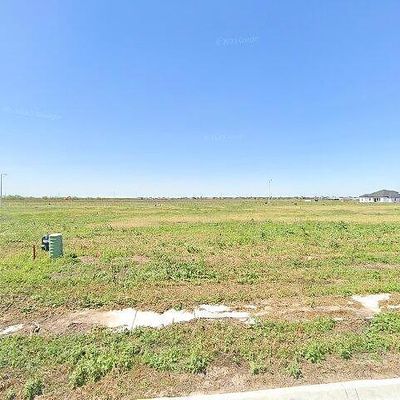 520 Eagle Dr, Los Fresnos, TX 78566