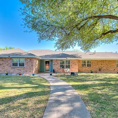 5202 Green Valley Trl, San Angelo, TX 76904