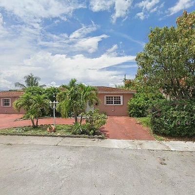 521 W 35 Th Pl, Hialeah, FL 33012