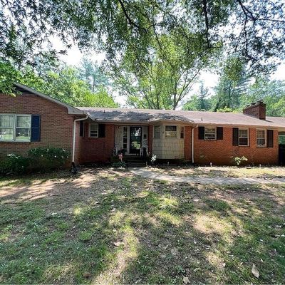 5231 Silas Creek Pkwy, Winston Salem, NC 27106