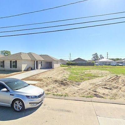 525 Helis Dr, Westwego, LA 70094