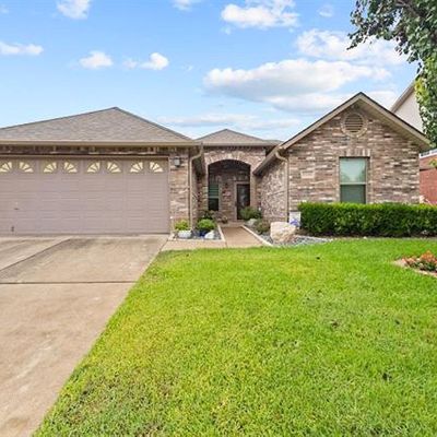 5268 Dillon Cir, Haltom City, TX 76137