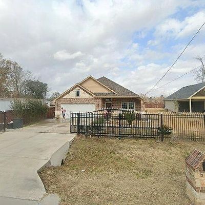 527 Reuben White Dr, Crosby, TX 77532