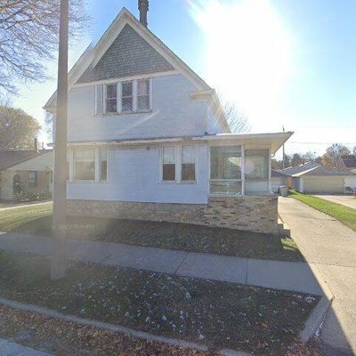 529 E Howard Ave, Milwaukee, WI 53207