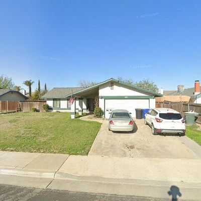 529 S Acacia Dr, Lemoore, CA 93245