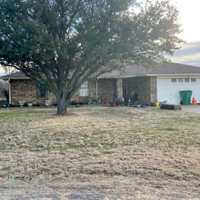 529 Vickers Ct, Iowa Park, TX 76367