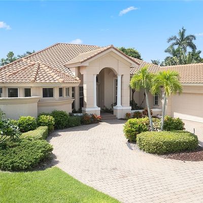 530 Harbour Dr, Naples, FL 34103