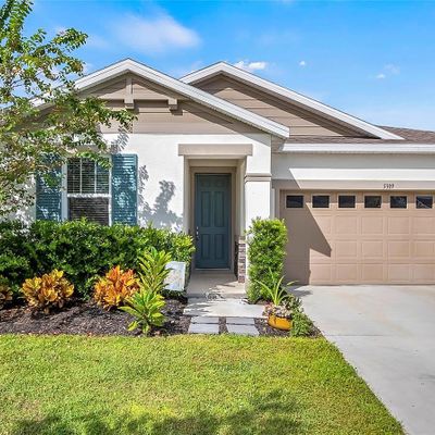 5309 Sparrow Song Dr, Okahumpka, FL 34762