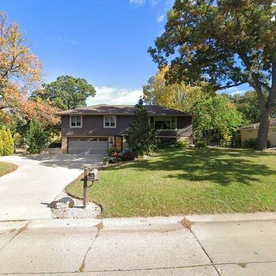 5313 Matterhorn Dr Ne, Minneapolis, MN 55421