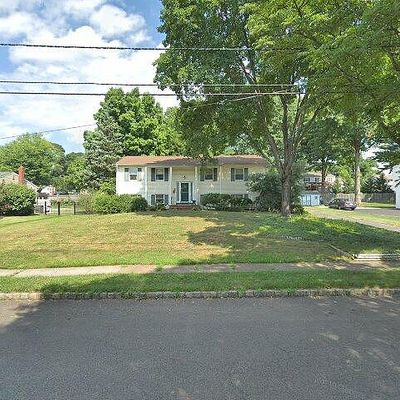 54 Surrey Rd, Clark, NJ 07066