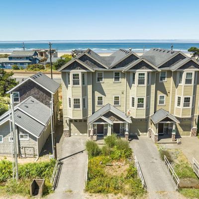 549 Front St, Rockaway Beach, OR 97136