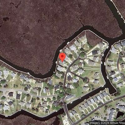 5 Spinnaker Dr, Manteo, NC 27954