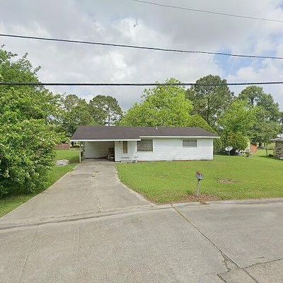 501 San Jacinto Cir, New Iberia, LA 70563