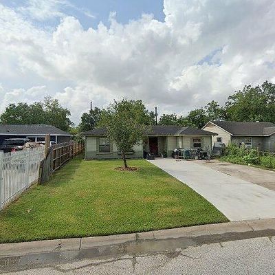 5018 Rapido Rd, Houston, TX 77033