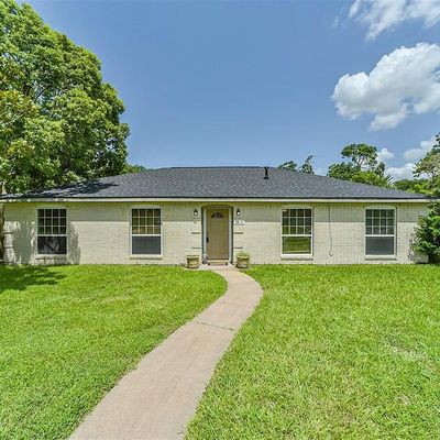 5018 Ash Ct, Dickinson, TX 77539